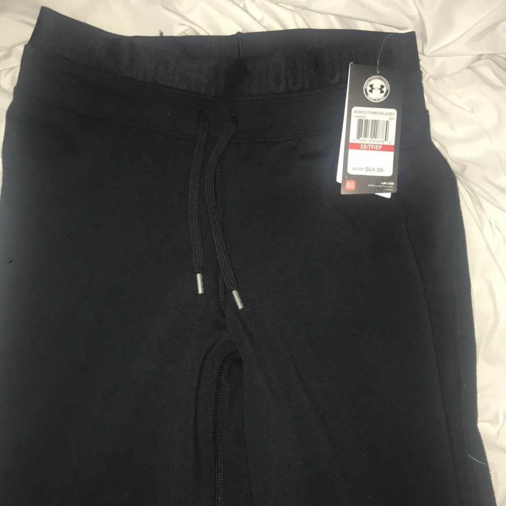 BRAND NEW Under Armour stretch pants